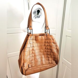 Elegant Tan Leather Tote Bag